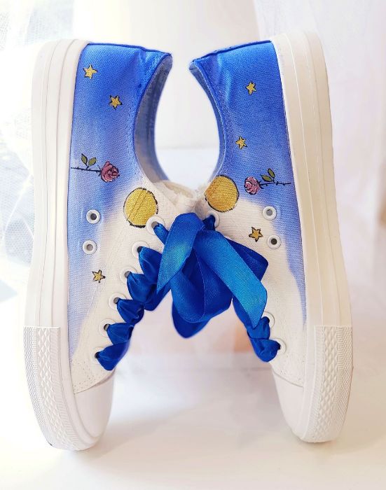 Снимка на Little Prince in blue sneakers
