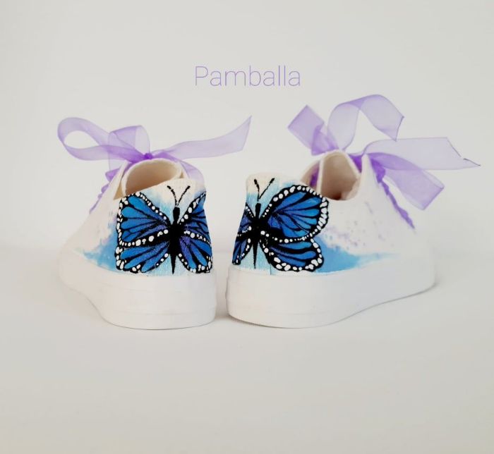 Снимка на Butterfly in Blue sneakers