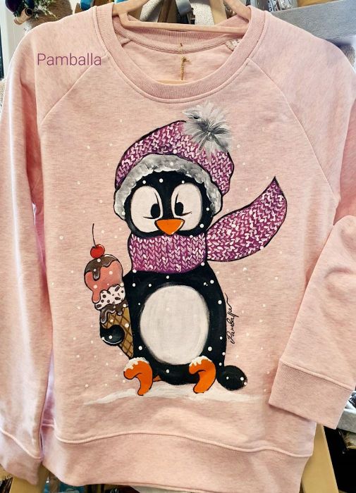 Снимка на Penguin with ice cream pink
