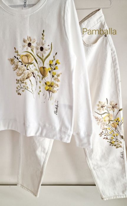 Снимка на Beige Flora Sweatshirt #M